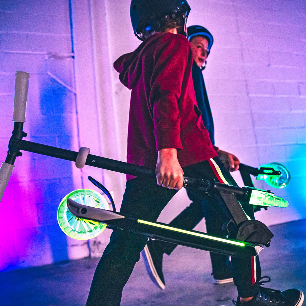 Two-Wheel Kick Scooter for Kids 5-8 with RGB Lights L921361